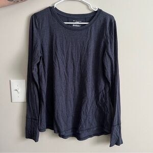 Long sleeve workout shirt